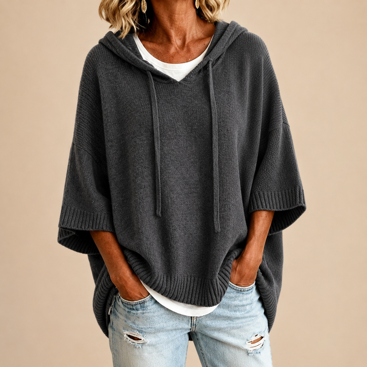 Mirella | Poncho in Maglia con Cappuccio